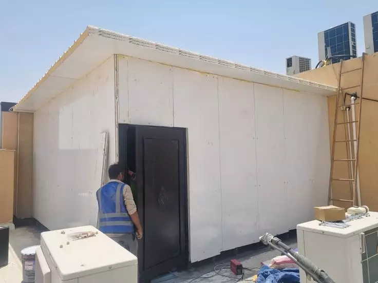 كم تكلفة بناء غرفه ساندوتش بانل بالشرقية؟(دليل الأسعار لعام 2026)